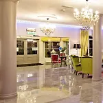 מלון Brook Boutique 4*