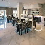 Brook Boutique מלון 4*