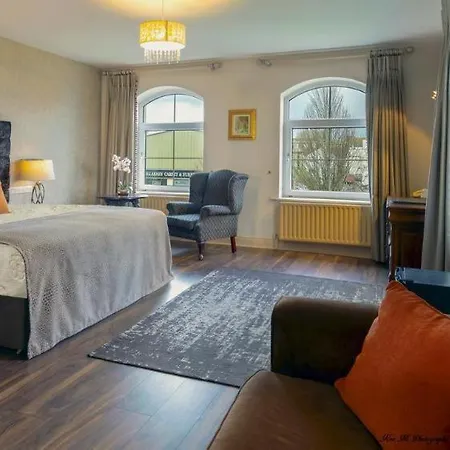 Brook Boutique Hotel 4*