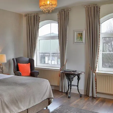 Brook Boutique Hotel 4*