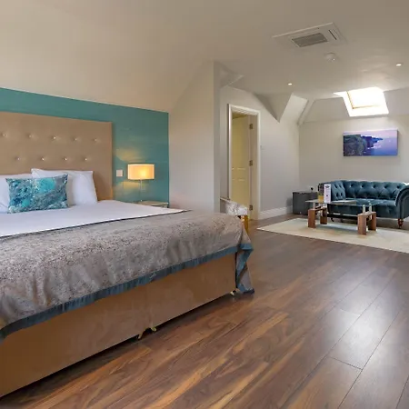 فندق Brook Boutique 4*