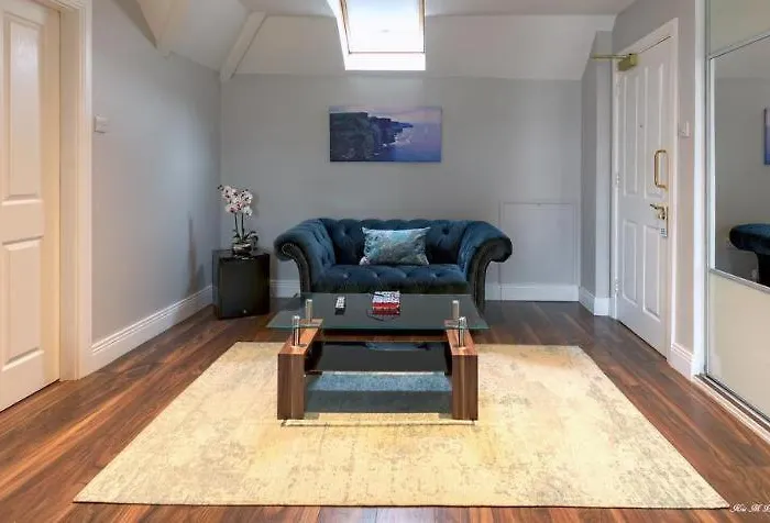 Отель Brook Boutique