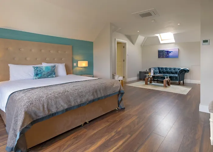 Отель Brook Boutique 4*